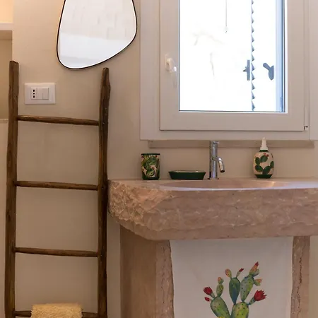 Trullo Lupocaruso * Latiano