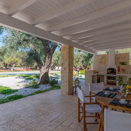 Trullo Lupocaruso بيت للعطل